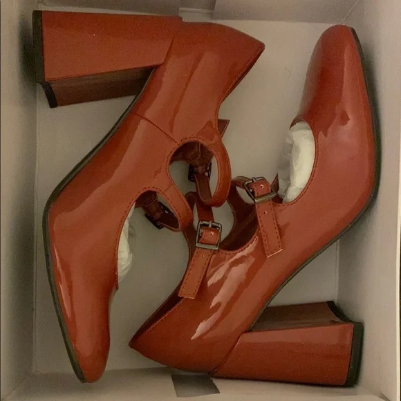 NWB - Marc Fisher Women's Charisy Pump - 5 Red Heeled Mary Janes - Picture 3 of 6